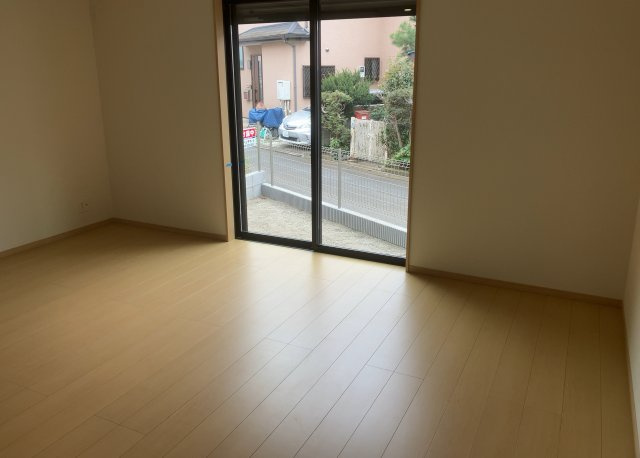 【居間・リビング】 | リビングの間取りの種類は大きくわけてリビングとダイニングが別になっているタイプ、リビングダイニング一体型です。どちらも一長一短ですので、家を選ぶ時はその両面をチェックして決めるようにしましょう。