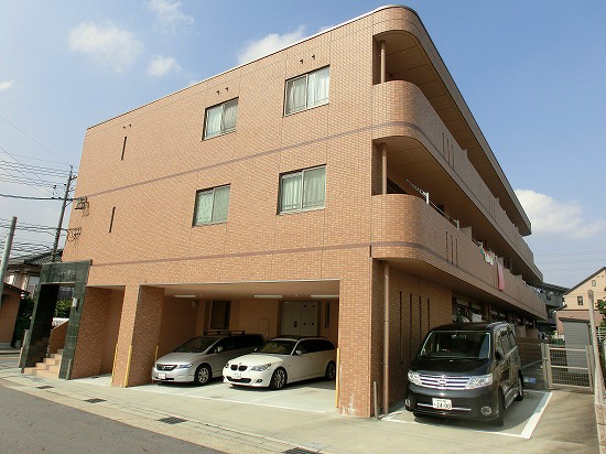 ヴェルベデーレ陸前の駐車場