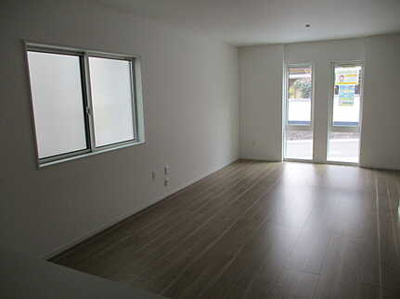 【居間・リビング】 | 広島市佐伯区薬師が丘２丁目　新築一戸建て(全2棟)