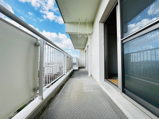 新多聞第3住宅211号棟のバルコニー