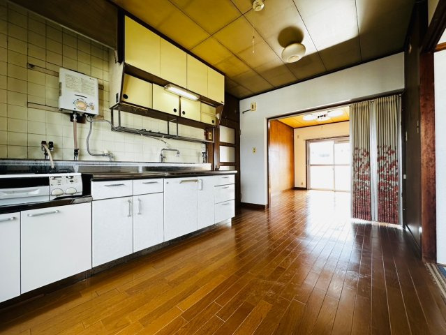 新多聞第3住宅211号棟の居間・リビング