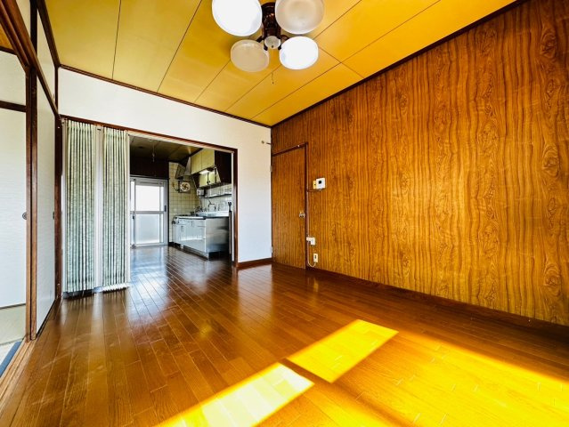 新多聞第3住宅211号棟の居間・リビング