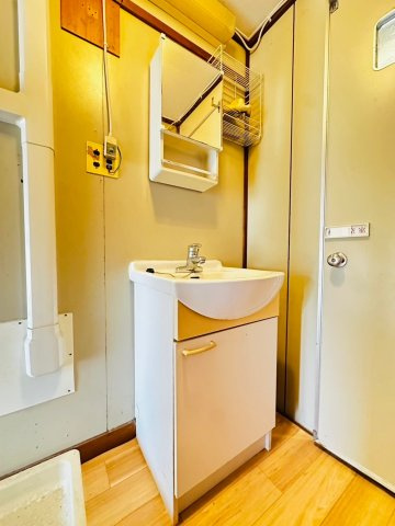 新多聞第3住宅211号棟の洗面所