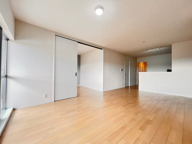 ネオハイツ垂水の居間・リビング