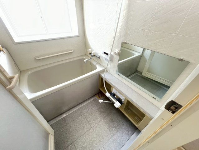 ワコーレセレナ須磨の浴室