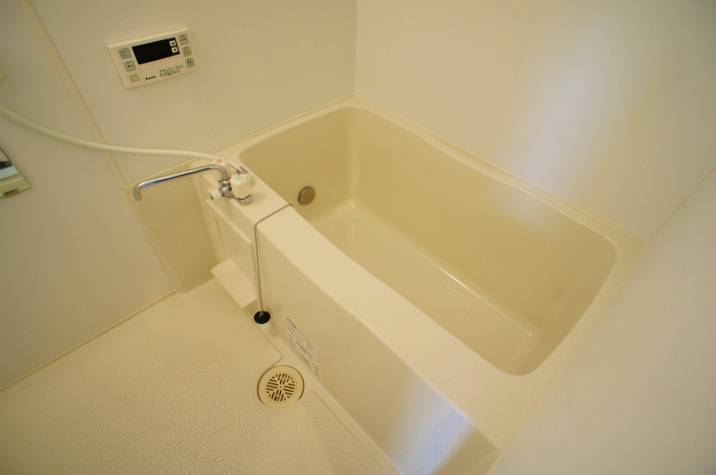 久留米市津福今町の賃貸マンションの浴室|きれいなお風呂です