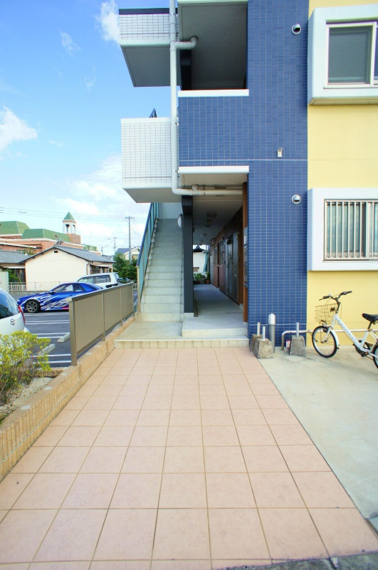 久留米市津福今町の賃貸マンションのロビー|清潔なロビーです