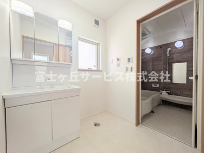 【脱衣所】 | 浜松市中央区遠州浜3丁目 中古戸建て | 脱衣場です