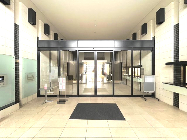 【成約済】グリーンフォート長岡京のエントランス|自動ドアです。