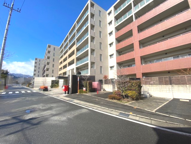 【成約済】グリーンフォート長岡京の外観|スーパー・コンビニ等お買い物施設、病院、銀行など周辺施設が充実していて、生活しやすいです！