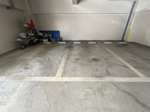 ロイヤルコーポ野田の駐車場