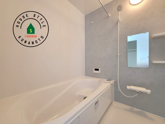 合志市御代志第12-1棟（8号棟）　の浴室|1日の疲れを癒してくれる広々バスルーム。雨の日のお洗濯にも大活躍な浴室乾燥機付です！