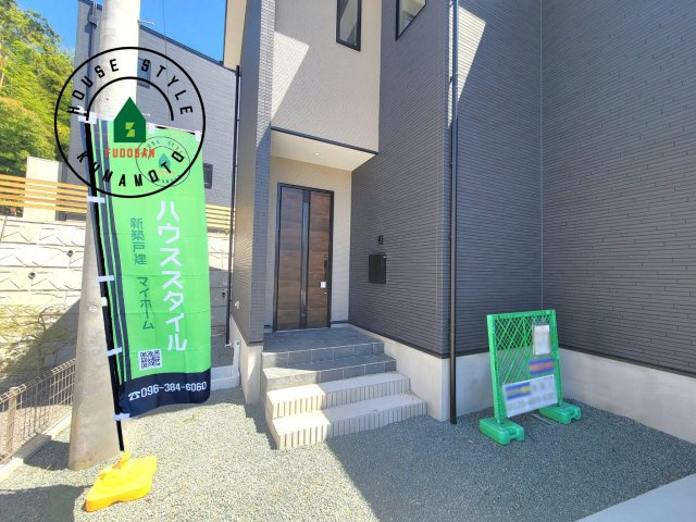 合志市御代志第12-1棟（8号棟）　の玄関|おでかけの時も帰った時も、「我が家」を最初に感じでもらえる素敵な空間に。