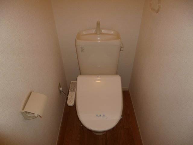 倉敷市大島のアパートのトイレ