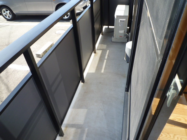 倉敷市大島のアパートのバルコニー