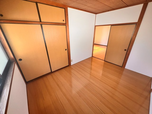 中島ハイツの洋室