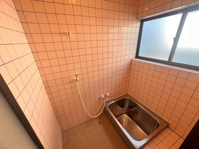 中島ハイツの浴室|きれいなお風呂です