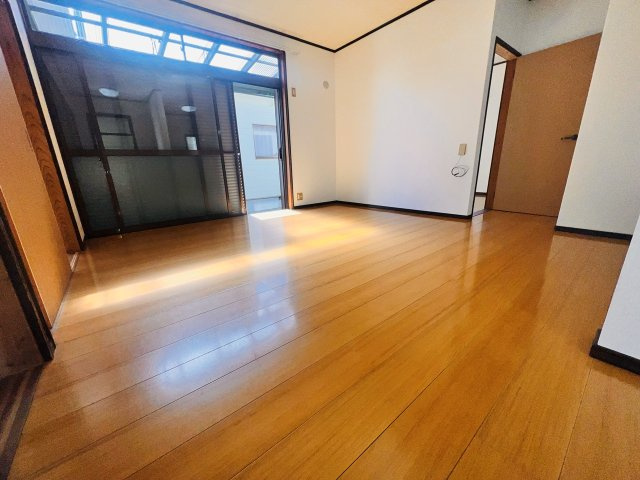 中島ハイツの居間・リビング