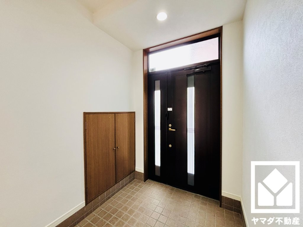 大津市大萱７丁目の玄関