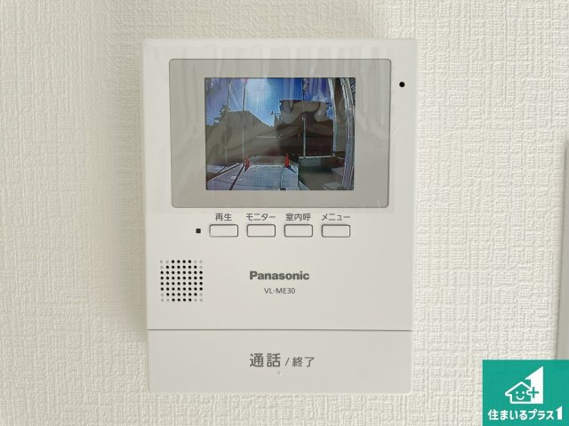 明石市朝霧台　第24-1期　新築一戸建ての防犯設備|カラーモニターインターホン！声だけでなく来訪者の姿や顔がモニターで確認できるので、小さなお子様がいらっしゃるご家庭でも安心できます！