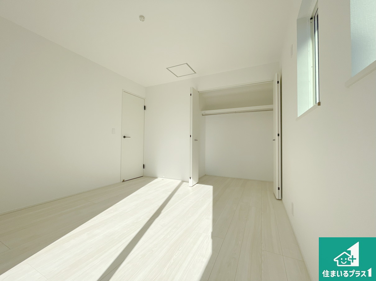 明石市朝霧台　第24-1期　新築一戸建ての洋室|シンプルな洋室は、自分好みのインテリアが楽しめます♪ご家族とインテリアや家具を選びに行くのは新築購入時の醍醐味の一つです。ぜひお楽しみください♪