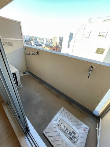 ジュネーゼグラン弁天町のバルコニー