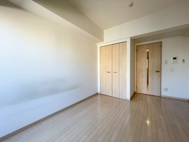 ジュネーゼグラン弁天町の居間・リビング