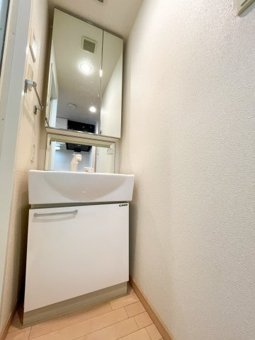 ジュネーゼグラン弁天町の洗面所