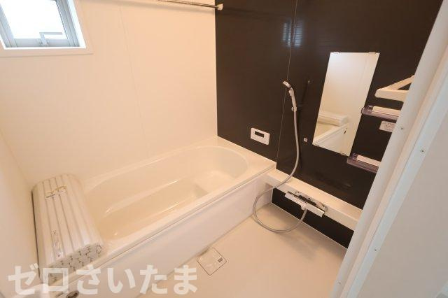 《仲介手数料無料》浦和区瀬ヶ崎４丁目32-6新築一戸建てケイアイフィットの浴室|撮影日 2025年10月3日 12:50 曇り