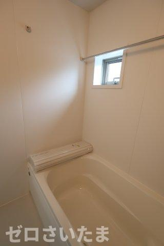 《仲介手数料無料》浦和区瀬ヶ崎４丁目32-6新築一戸建てケイアイフィットの浴室|撮影日 2025年10月3日 12:50 曇り