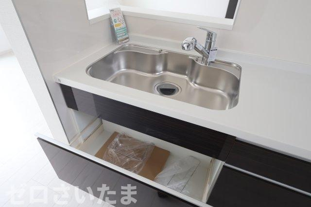 《仲介手数料無料》浦和区瀬ヶ崎４丁目32-6新築一戸建てケイアイフィットのキッチン|撮影日 2025年10月3日 12:50 曇り