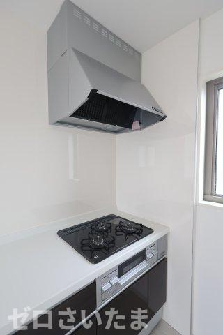 《仲介手数料無料》浦和区瀬ヶ崎４丁目32-6新築一戸建てケイアイフィットのキッチン|撮影日 2025年10月3日 12:50 曇り