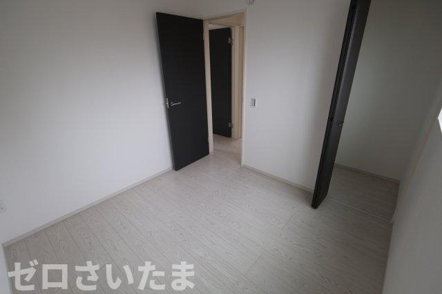 《仲介手数料無料》浦和区瀬ヶ崎４丁目32-6新築一戸建てケイアイフィットの洋室|撮影日 2025年10月3日 12:50 曇り