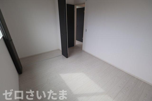 《仲介手数料無料》浦和区瀬ヶ崎４丁目32-6新築一戸建てケイアイフィットの洋室|撮影日 2025年10月3日 12:50 曇り