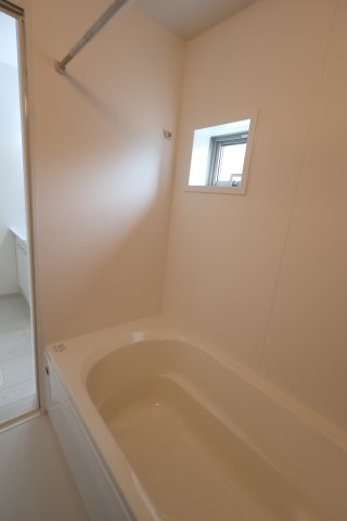 《仲介手数料無料》浦和区瀬ヶ崎４丁目32-6新築一戸建てケイアイフィットの浴室|撮影日 2025年10月3日 13:00 曇り