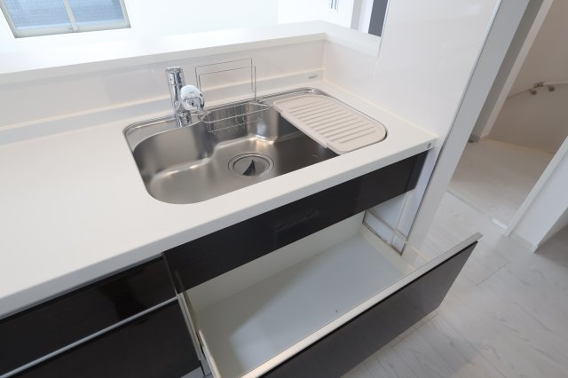 《仲介手数料無料》浦和区瀬ヶ崎４丁目32-6新築一戸建てケイアイフィットのキッチン|撮影日 2025年10月3日 13:00 曇り