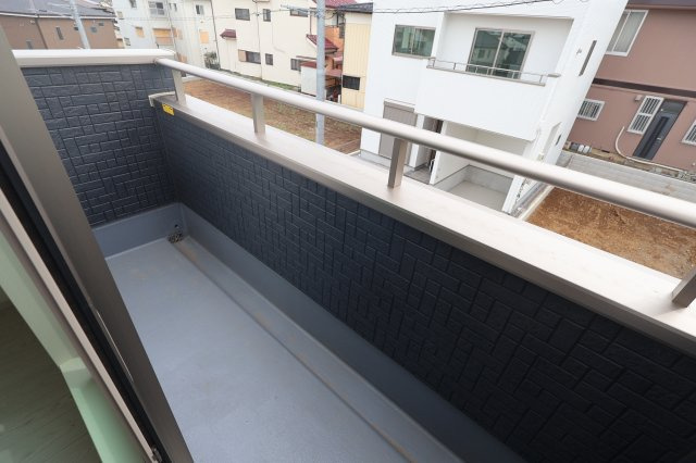 《仲介手数料無料》浦和区瀬ヶ崎４丁目32-6新築一戸建てケイアイフィットのバルコニー|撮影日 2025年10月3日 13:00 曇り