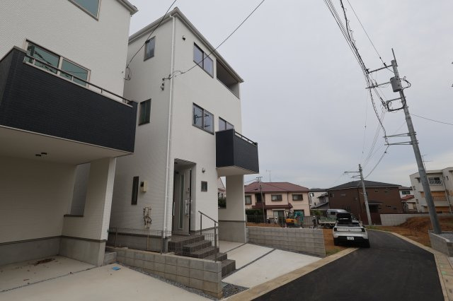 《仲介手数料無料》浦和区瀬ヶ崎４丁目32-6新築一戸建てケイアイフィットの外観|撮影日 2025年10月3日 13:00 曇り