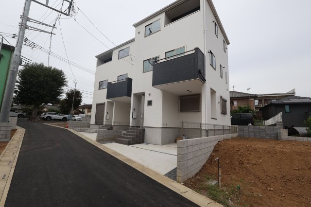 《仲介手数料無料》浦和区瀬ヶ崎４丁目32-6新築一戸建てケイアイフィットの外観|撮影日 2025年10月3日 13:00 曇り