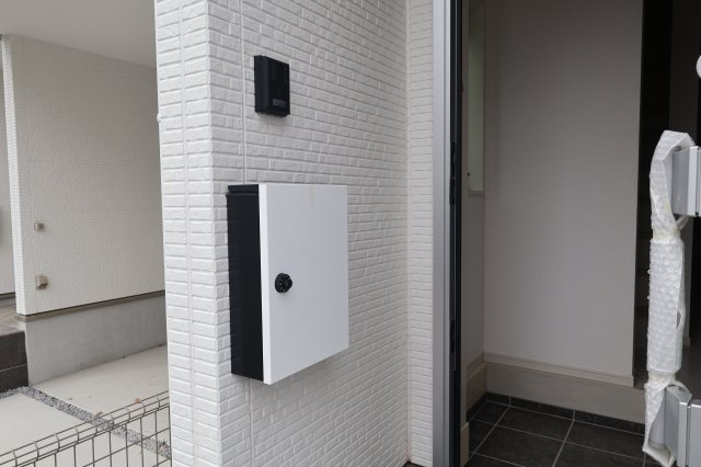 《仲介手数料無料》浦和区瀬ヶ崎４丁目32-6新築一戸建てケイアイフィットのセキュリティ|撮影日 2025年10月3日 13:00 曇り