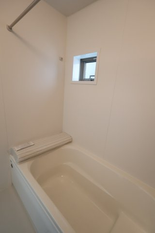 《仲介手数料無料》浦和区瀬ヶ崎４丁目32-6(3号棟)新築一戸建てケイアイフィットの浴室|撮影日 2025年10月3日 13:00 曇り