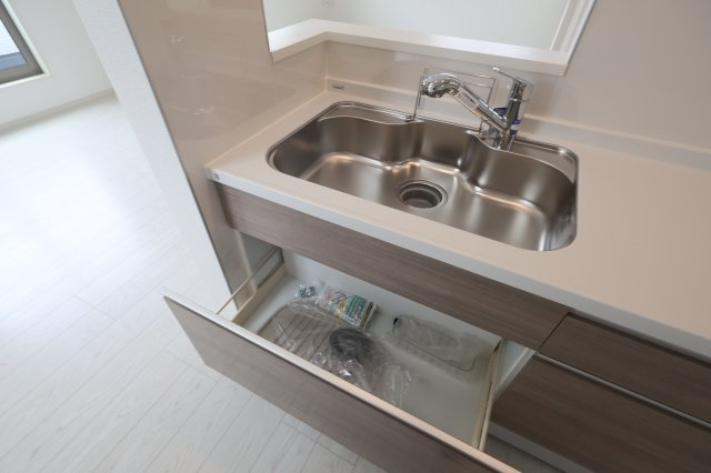 《仲介手数料無料》浦和区瀬ヶ崎４丁目32-6(3号棟)新築一戸建てケイアイフィットのキッチン|撮影日 2025年10月3日 13:00 曇り