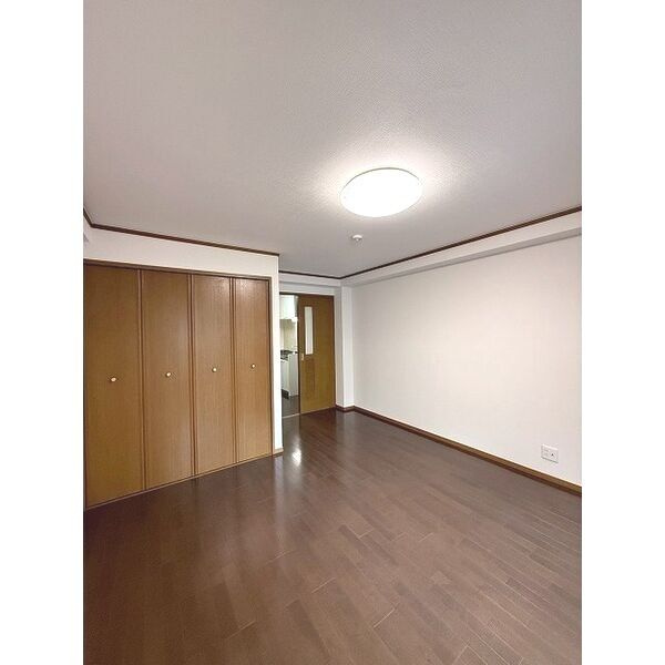 メゾンササキの洋室