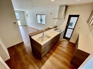 【キッチン】 | ☆五月が丘5丁目　新築分譲☆ | 1号棟◆機能性の高いシステムキッチン搭載。食洗器がついてるので家事効率アップ。収納もたっぷりなのでキッチンをきれいに保てます。