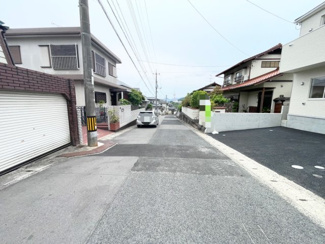 【前面道路含む現地写真】