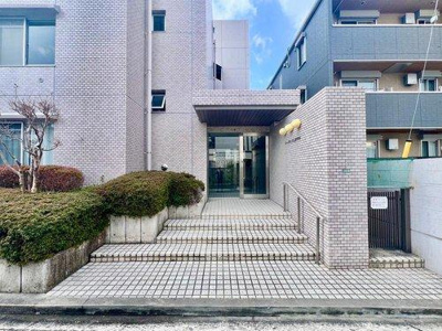 【玄関】 | パークハイム庚午中 | 閑静な住宅地で子育て家族にピッタリ。穏やかな暮らしを実現するための、ゆとりある住環境が整っています。