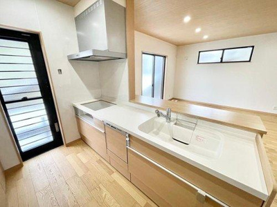 【キッチン】 | ☆安佐北区あさひが丘6丁目　新規分譲☆ | ◆キッチン◆対面キッチンは、家事をしながらご家族と会話したり、テレビを見ながらと、毎日の家事をもっと楽しくできますね♪