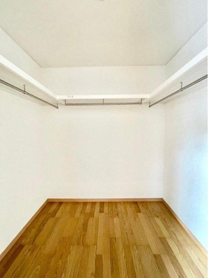 【収納】 | ☆安佐北区あさひが丘6丁目　新規分譲☆ | ◆収納◆たくさんの洋服をかけてもシワになりにくいウォークインクローゼット。洋服以外にも、普段使わない家電やスーツケース、ストック品など何でも片付く嬉しい空間です。