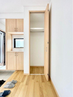 【収納】 | ☆安佐北区あさひが丘6丁目　新規分譲☆ | ◆収納◆背の高い収納は、コートの収納や、掃除機の収納等、多目的に利用ですきますね♪