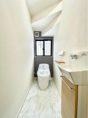 【トイレ】 | ☆安佐北区あさひが丘6丁目　新規分譲☆ | ◆トイレ◆窓もあるので、通風・採光に優れ、心地よい光と風が溢れています。